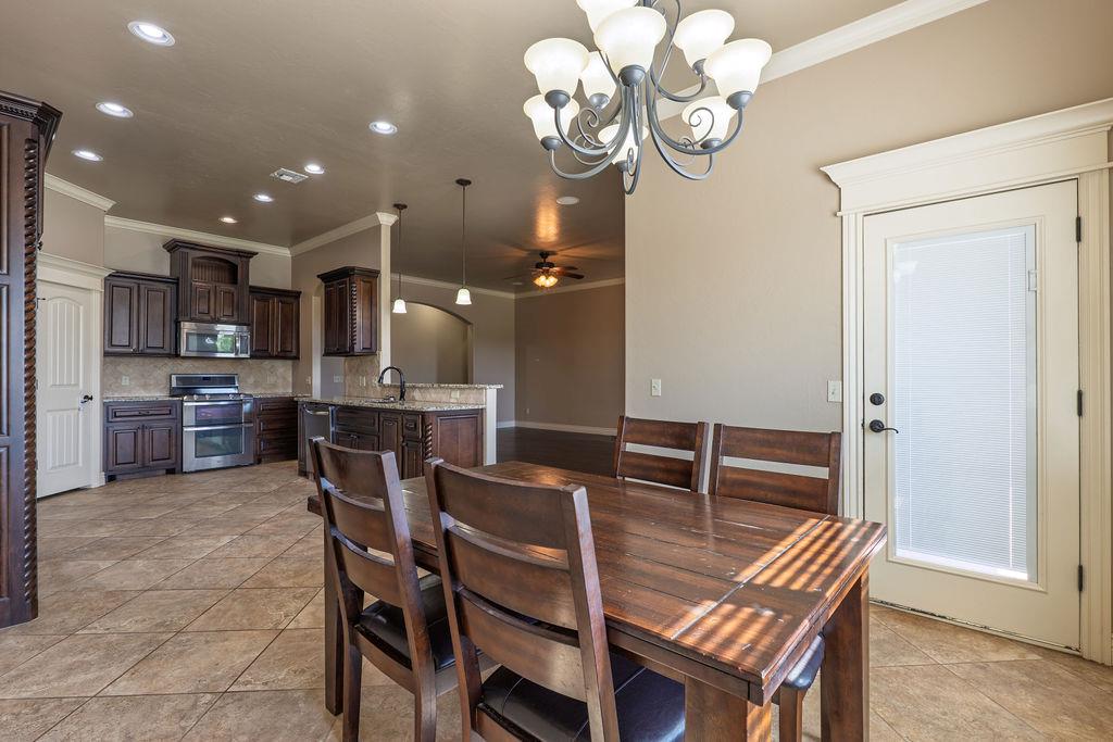 19033 Meadows Crossing Drive Property Photo 10