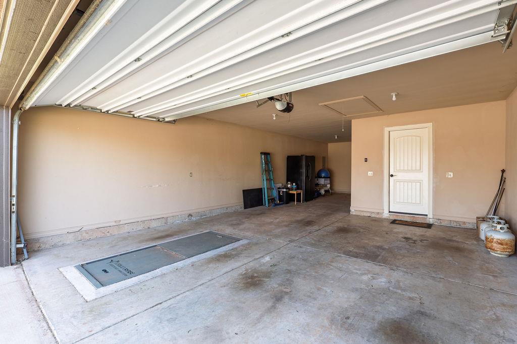 19033 Meadows Crossing Drive Property Photo 34