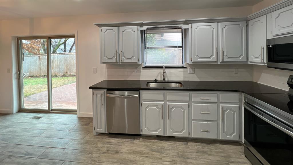 12510 Maple Ridge Road Property Photo 16