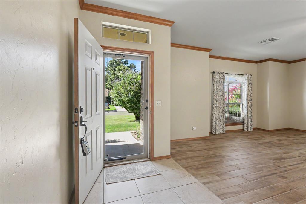 4201 Nw 54th Street Property Photo 6