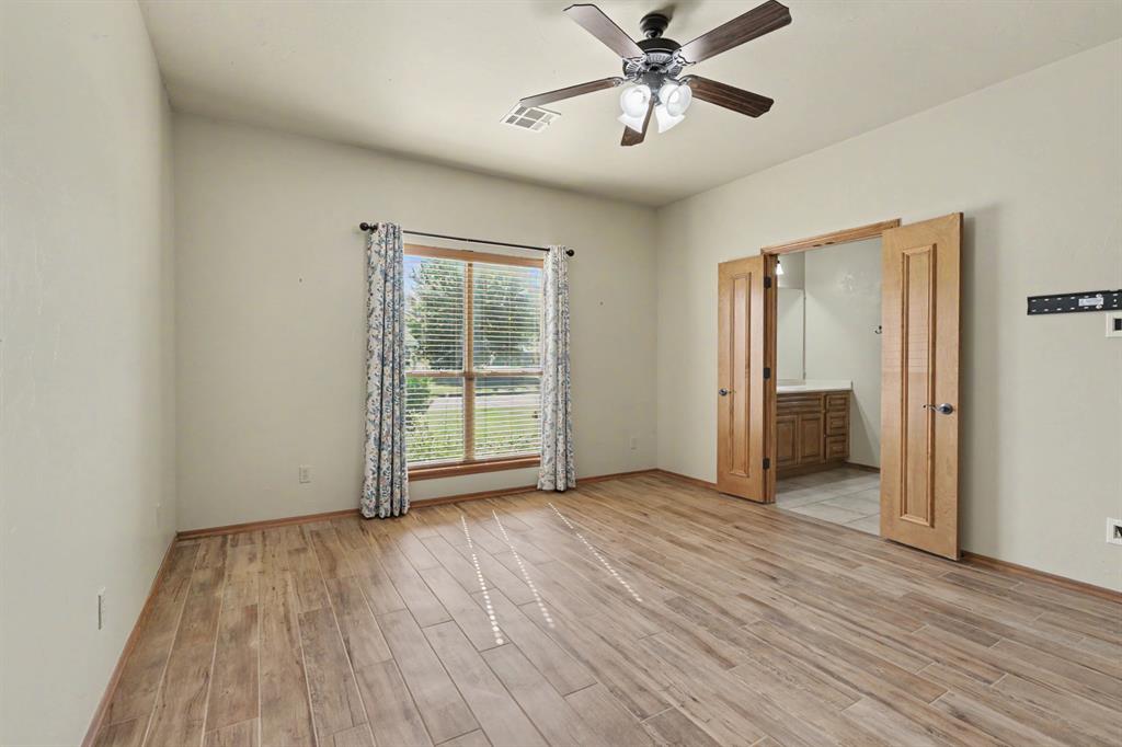4201 Nw 54th Street Property Photo 17