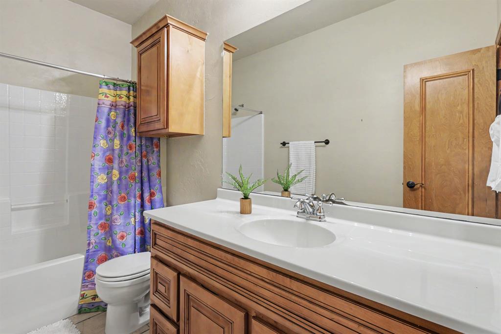 4201 Nw 54th Street Property Photo 25