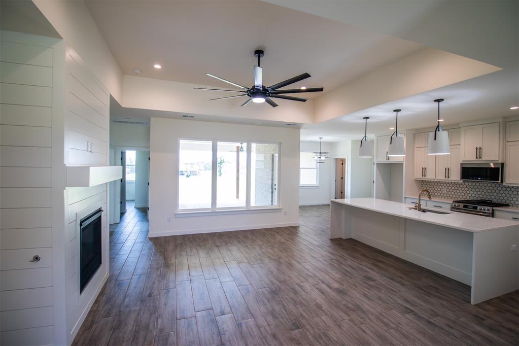 17584 Salma Road Property Photo 4