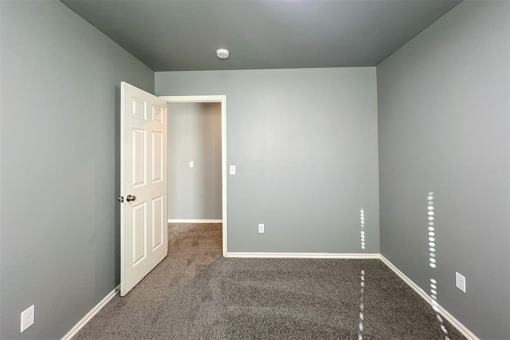 7802 Bennie Terrace Property Photo 9