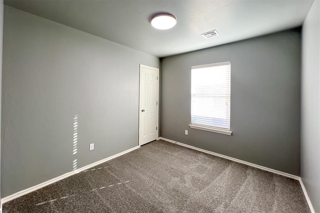 7802 Bennie Terrace Property Photo 8