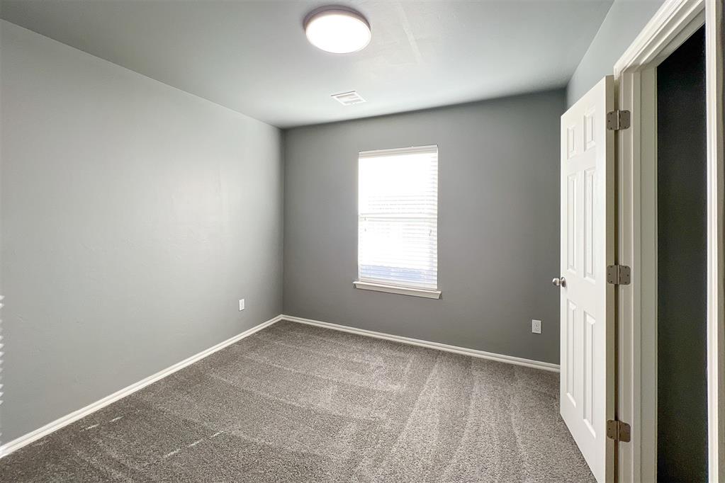 7802 Bennie Terrace Property Photo 11