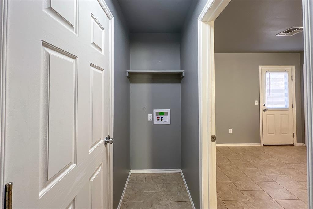 7802 Bennie Terrace Property Photo 21