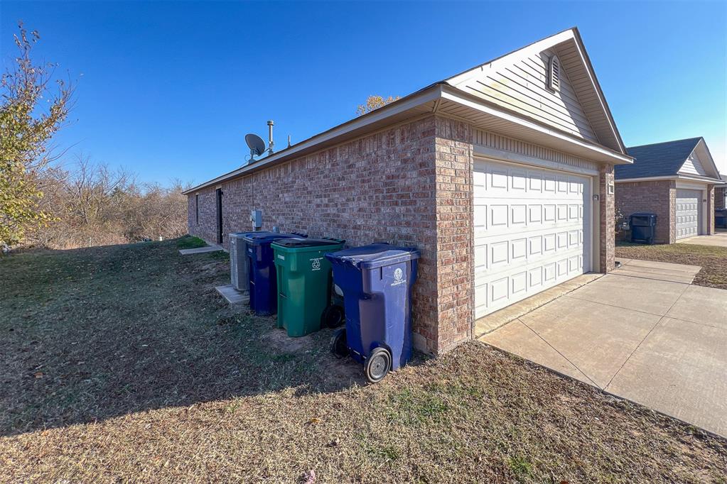 7802 Bennie Terrace Property Photo 23