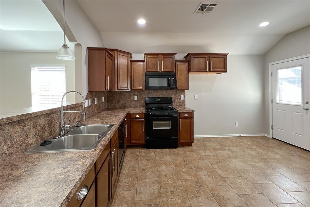 7719 Bennie Terrace Property Photo 6