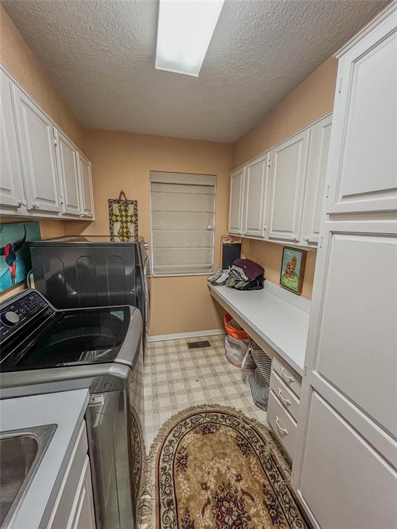 3401 Carriage Way Property Photo 26