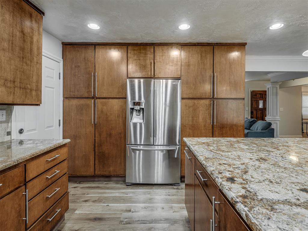 1812 Wehr Drive Property Photo 4