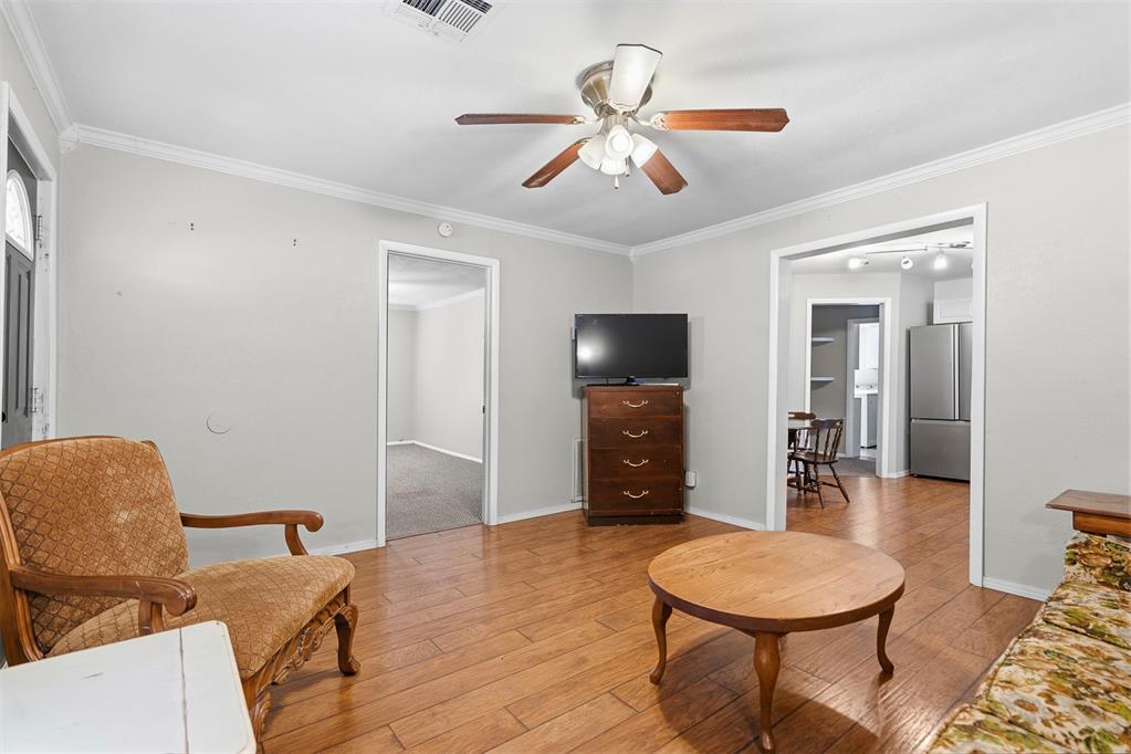 407 S Texas Street Property Photo 6