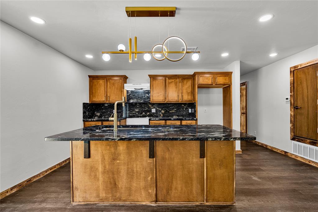 2303 Nw 47th Street Property Photo 6