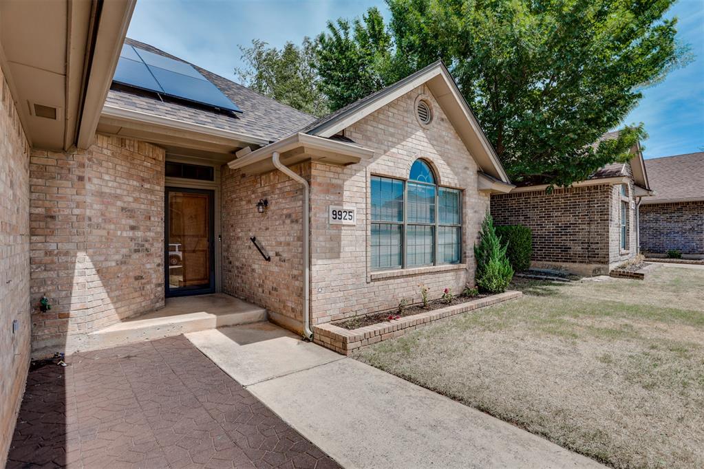 9925 Fox Fair Hollow Property Photo 1