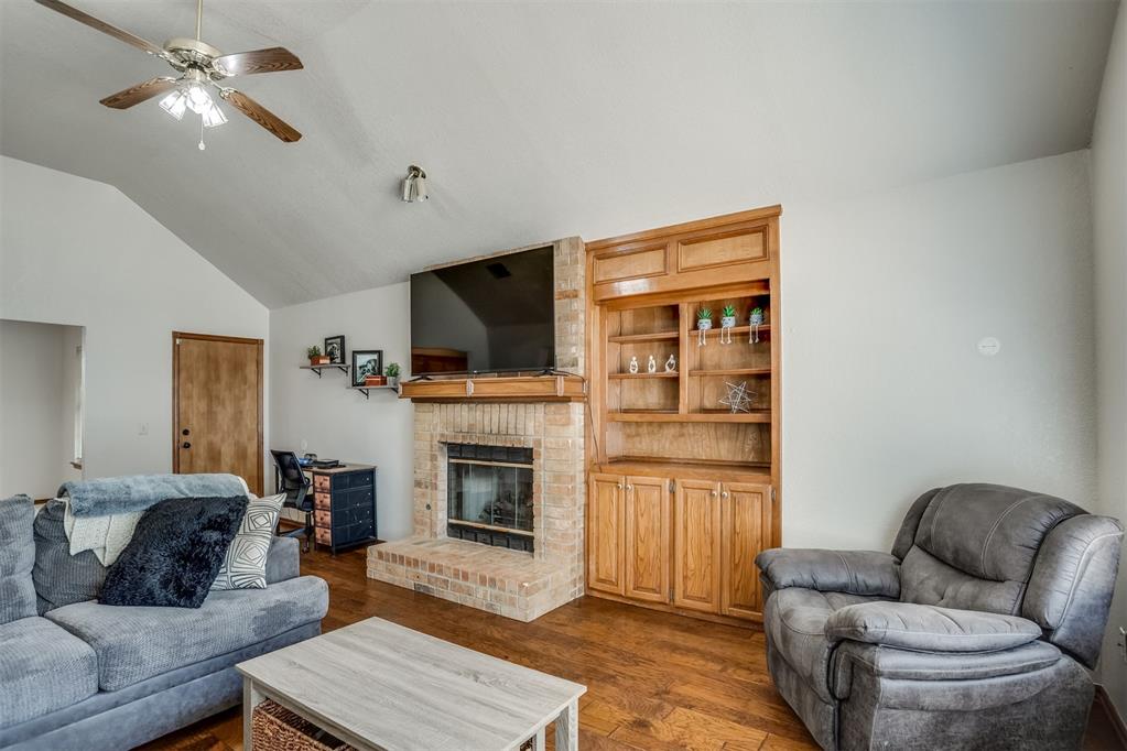9925 Fox Fair Hollow Property Photo 11