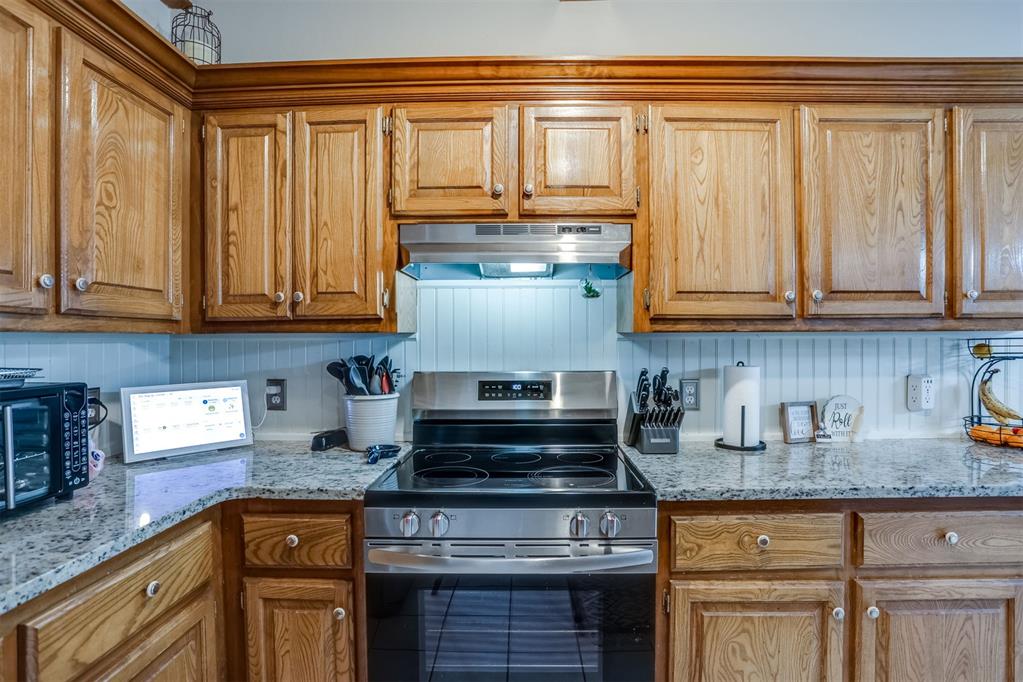 9925 Fox Fair Hollow Property Photo 17