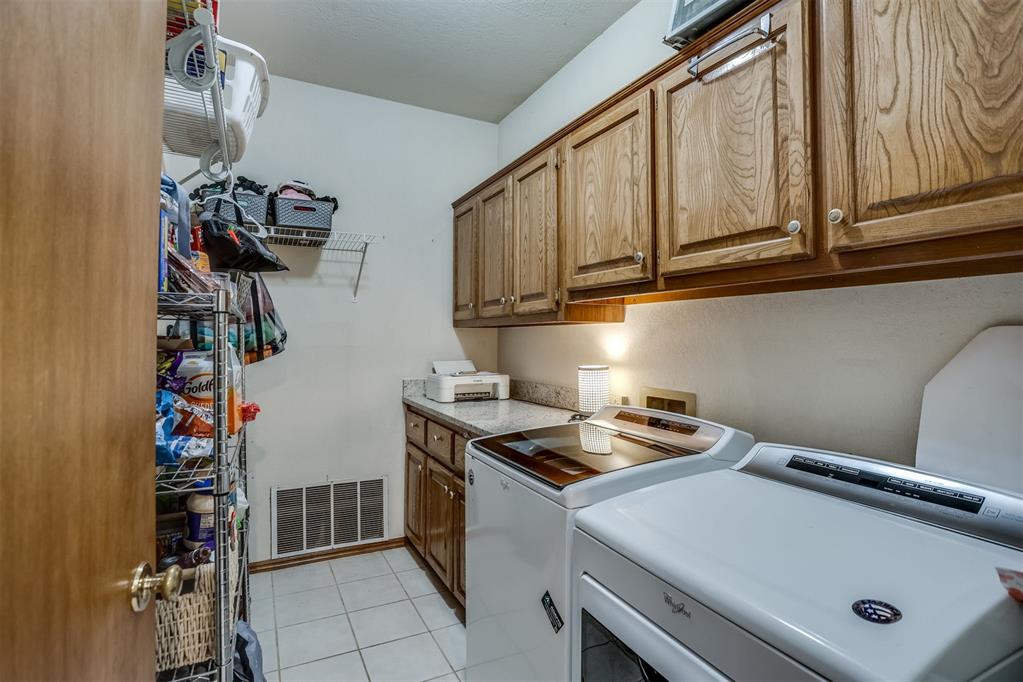 9925 Fox Fair Hollow Property Photo 19
