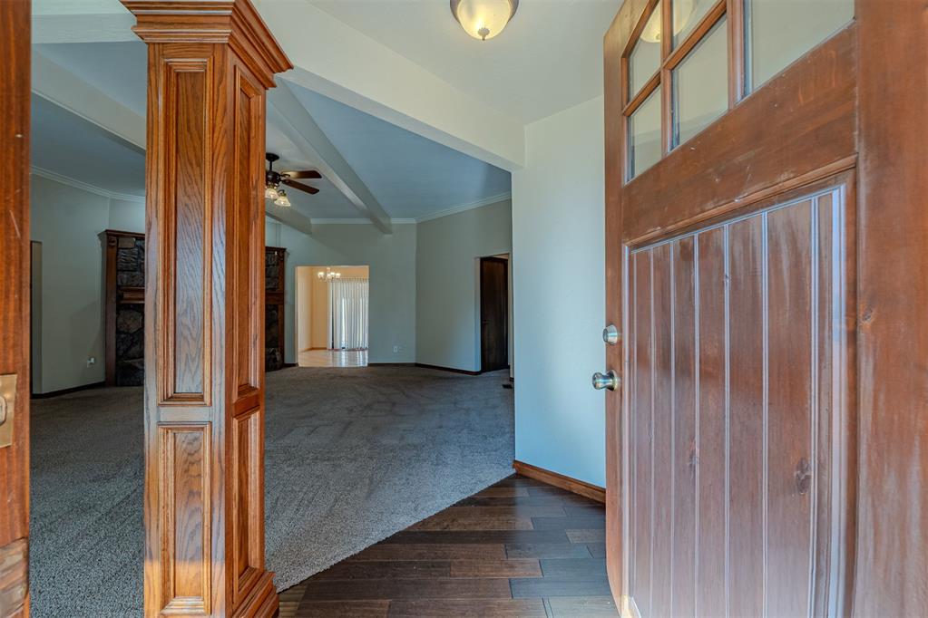 9809 Southridge Drive Property Photo 5