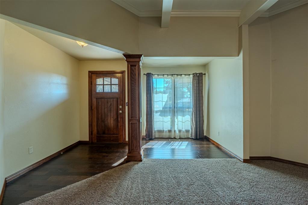 9809 Southridge Drive Property Photo 6