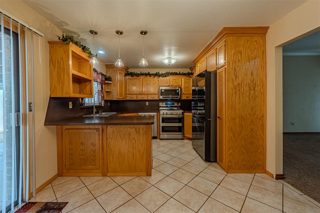 9809 Southridge Drive Property Photo 13