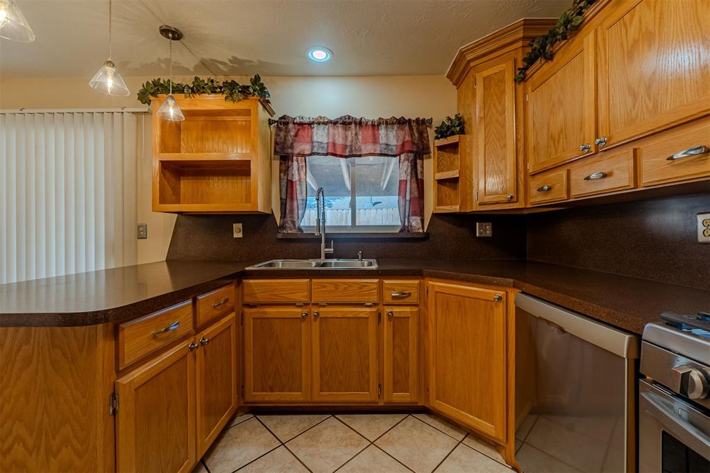 9809 Southridge Drive Property Photo 15
