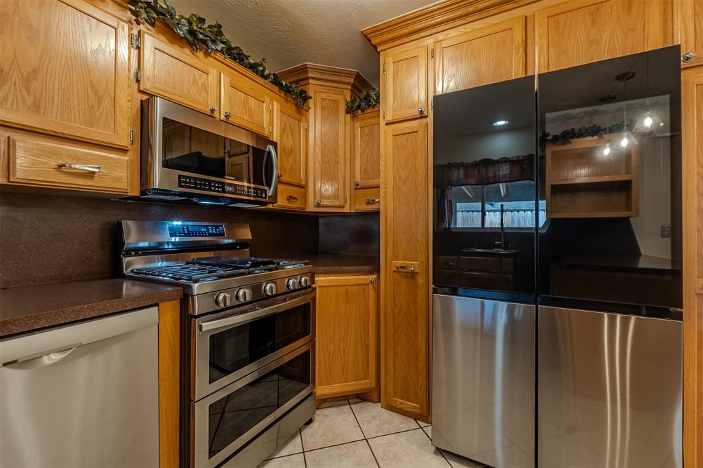 9809 Southridge Drive Property Photo 16