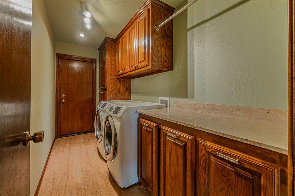 9809 Southridge Drive Property Photo 36