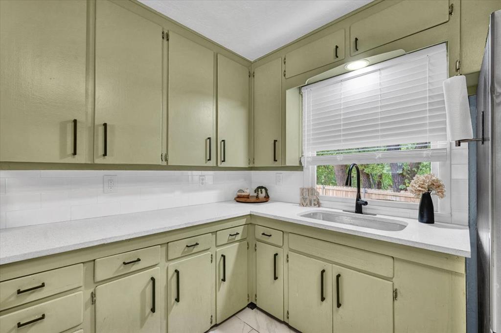 3601 Woodside Drive Property Photo 4
