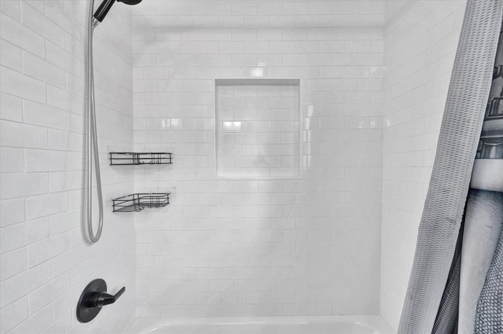 3601 Woodside Drive Property Photo 11