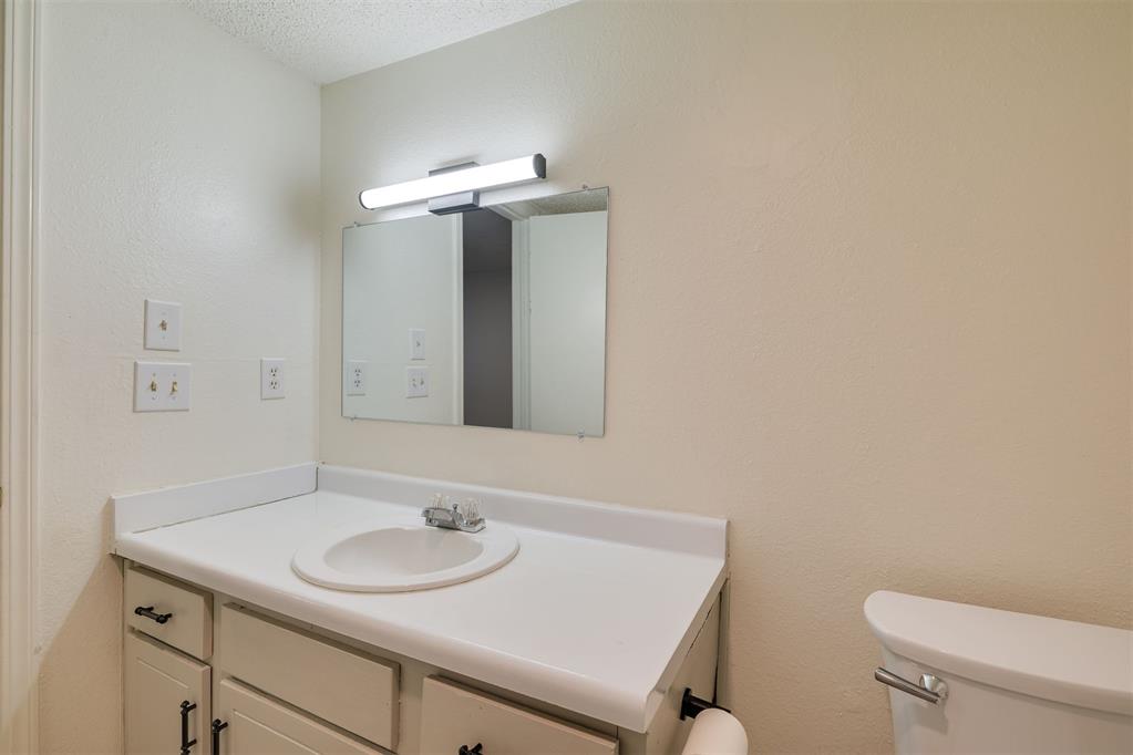 2620 N Ann Arbor Avenue 112 Property Photo 26