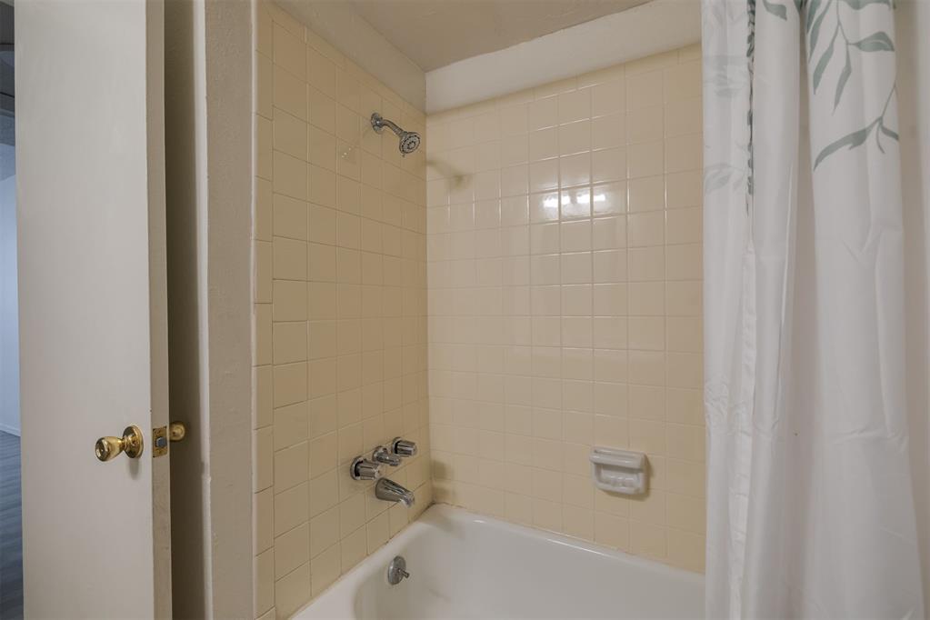 2620 N Ann Arbor Avenue 112 Property Photo 35