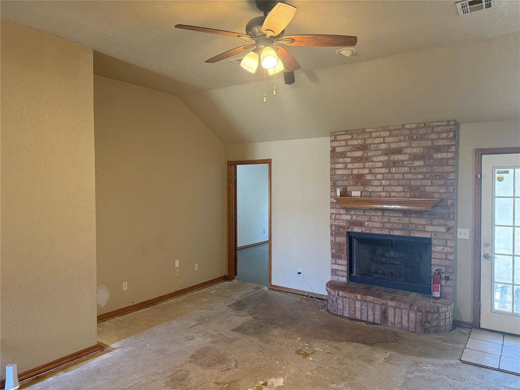 5812 Se 9th Street Property Photo 3