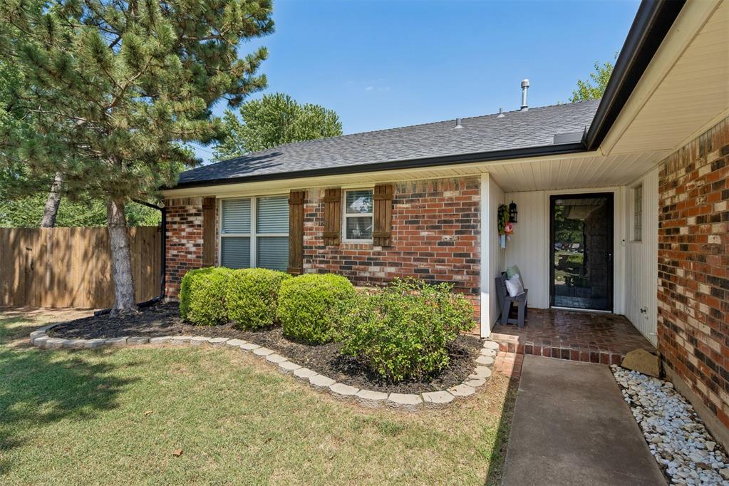 1001 Apollo Circle Property Photo 3