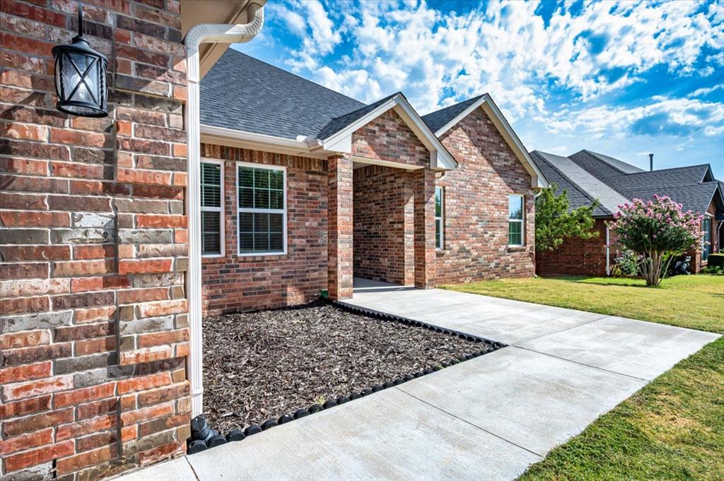 1523 W Diamond Way Property Photo 4