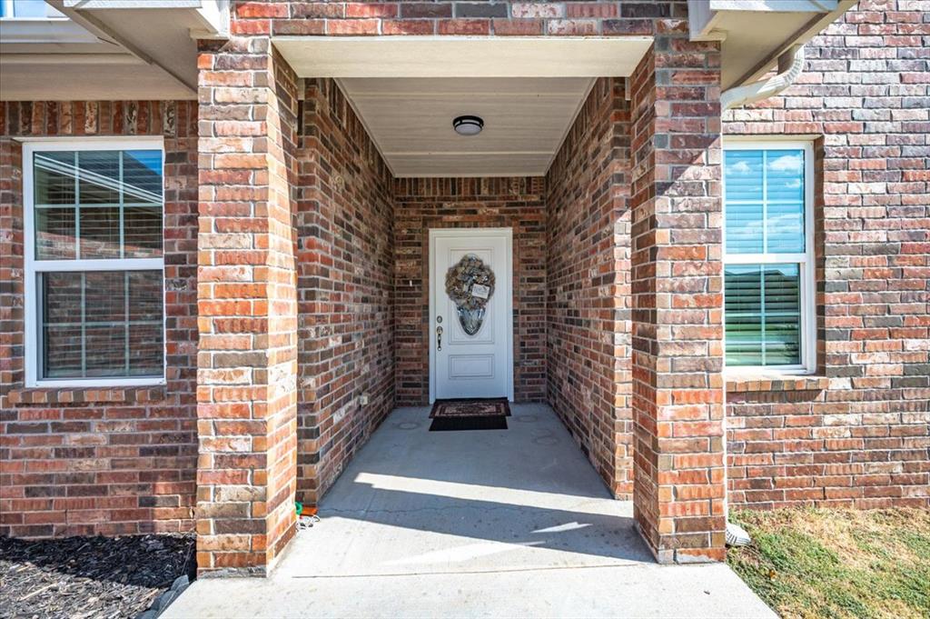 1523 W Diamond Way Property Photo 5
