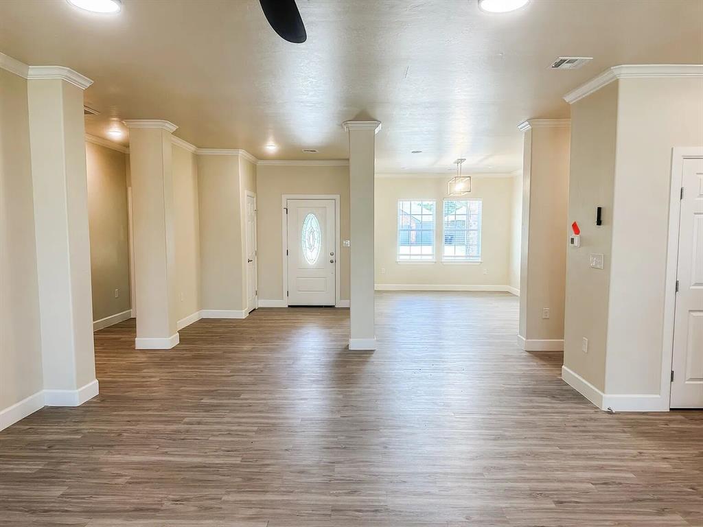 1523 W Diamond Way Property Photo 6