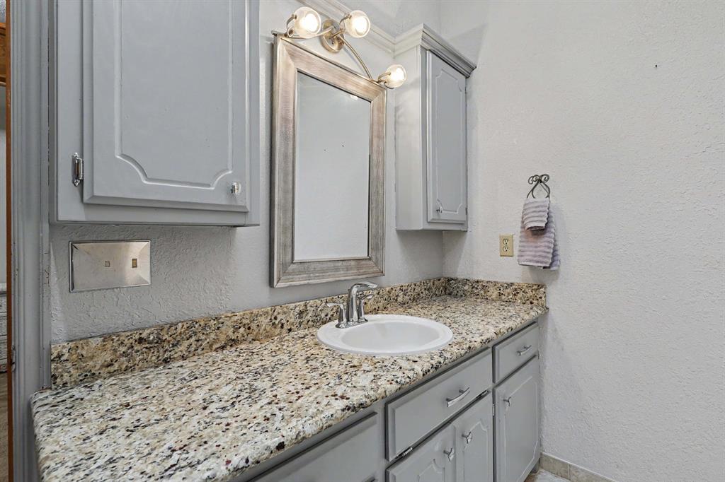 1611 N Orchard Terrace Property Photo 20
