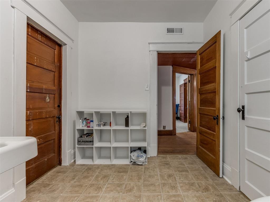 316 W Vilas Avenue Property Photo 36