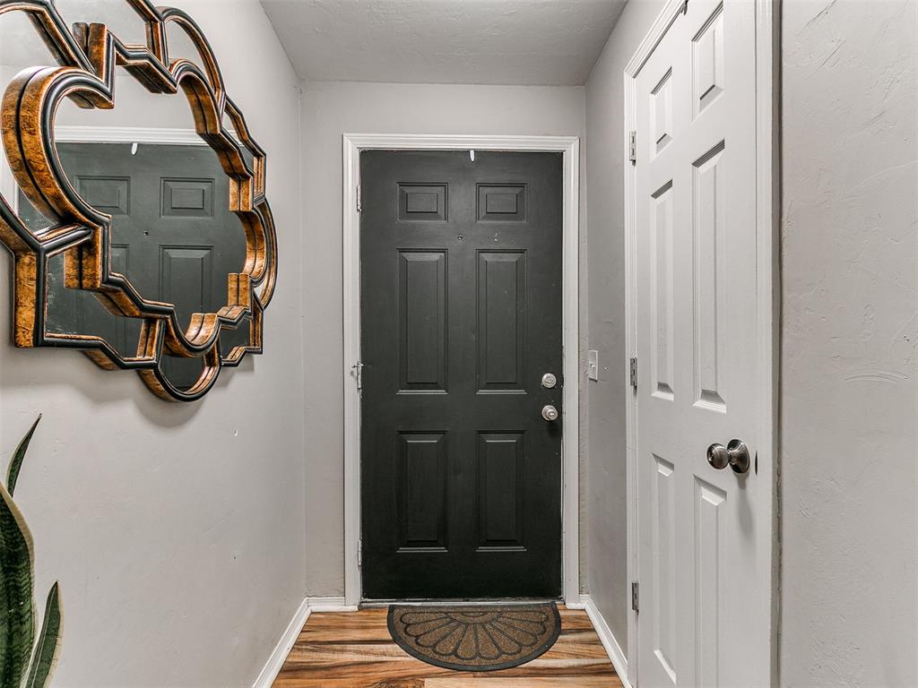 1244910 Property Photo 7