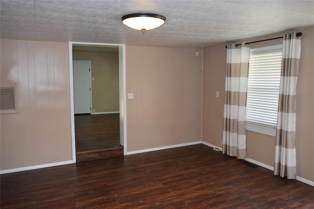 428599 Texanna Road Property Photo 8
