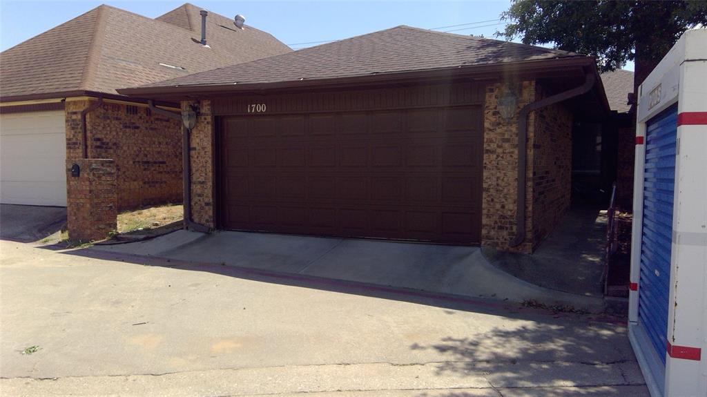 1700 Lionsgate Circle Property Photo 1