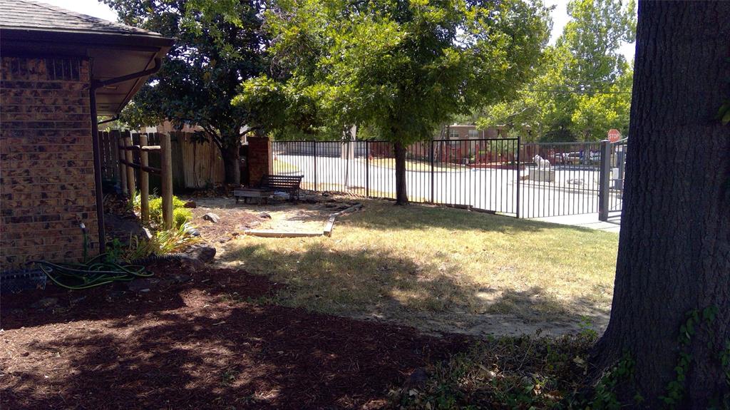 1700 Lionsgate Circle Property Photo 2