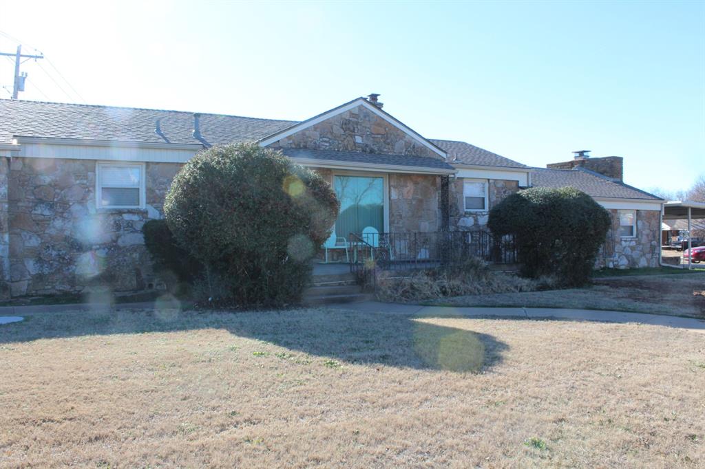 200 E Marshall Drive Property Photo 1