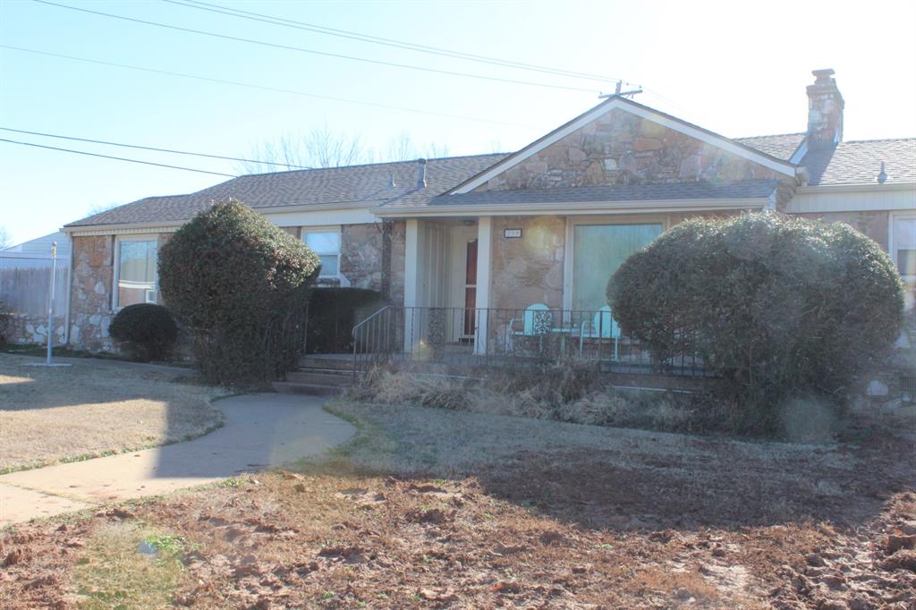 200 E Marshall Drive Property Photo 2