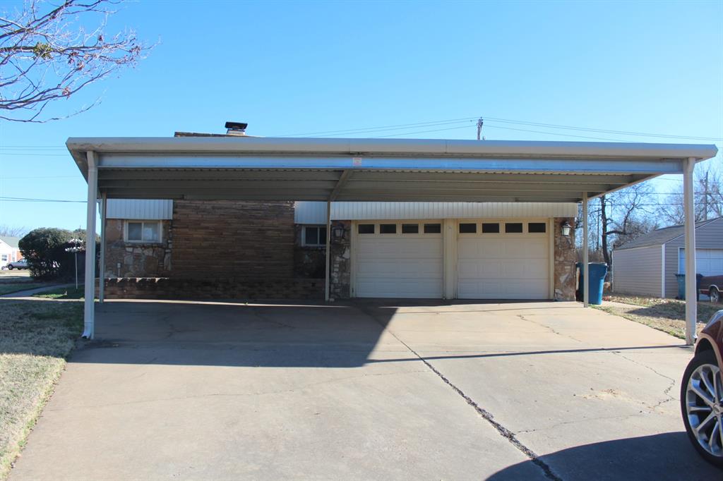 200 E Marshall Drive Property Photo 5