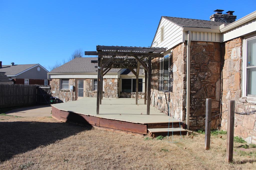 200 E Marshall Drive Property Photo 8