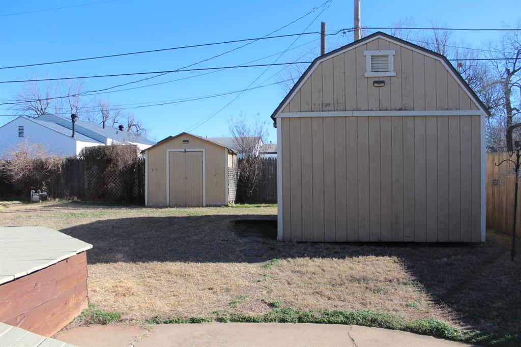 200 E Marshall Drive Property Photo 9