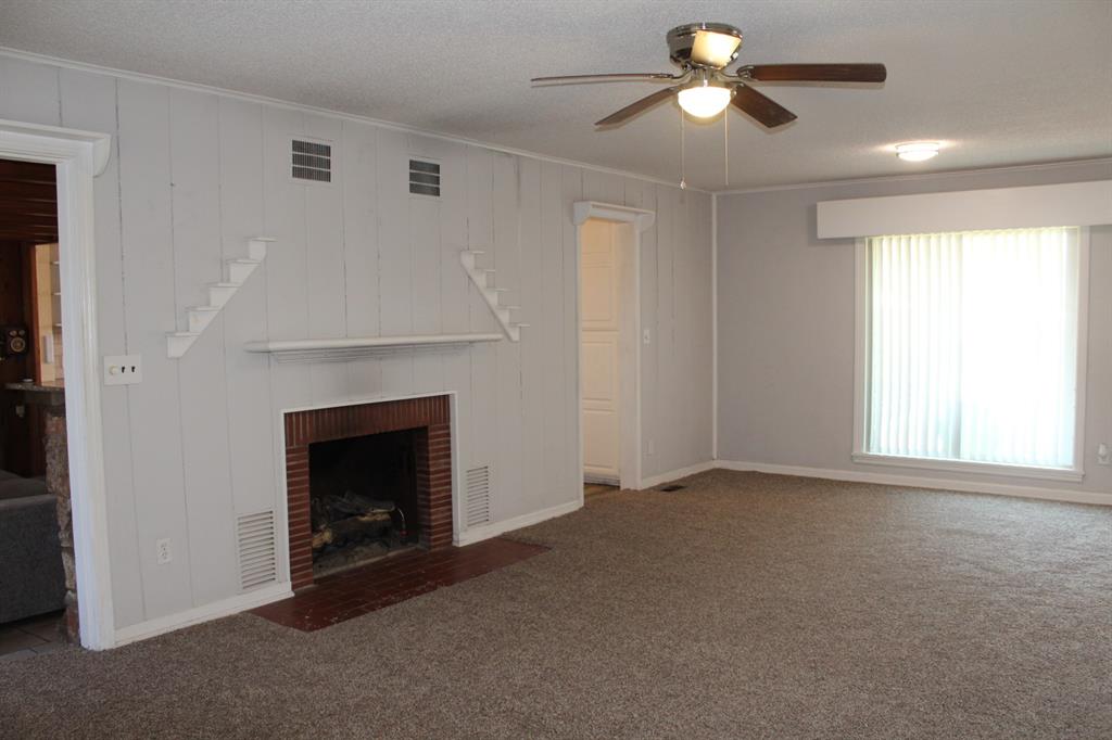 200 E Marshall Drive Property Photo 10