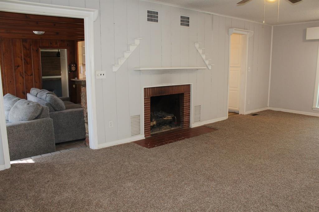 200 E Marshall Drive Property Photo 12