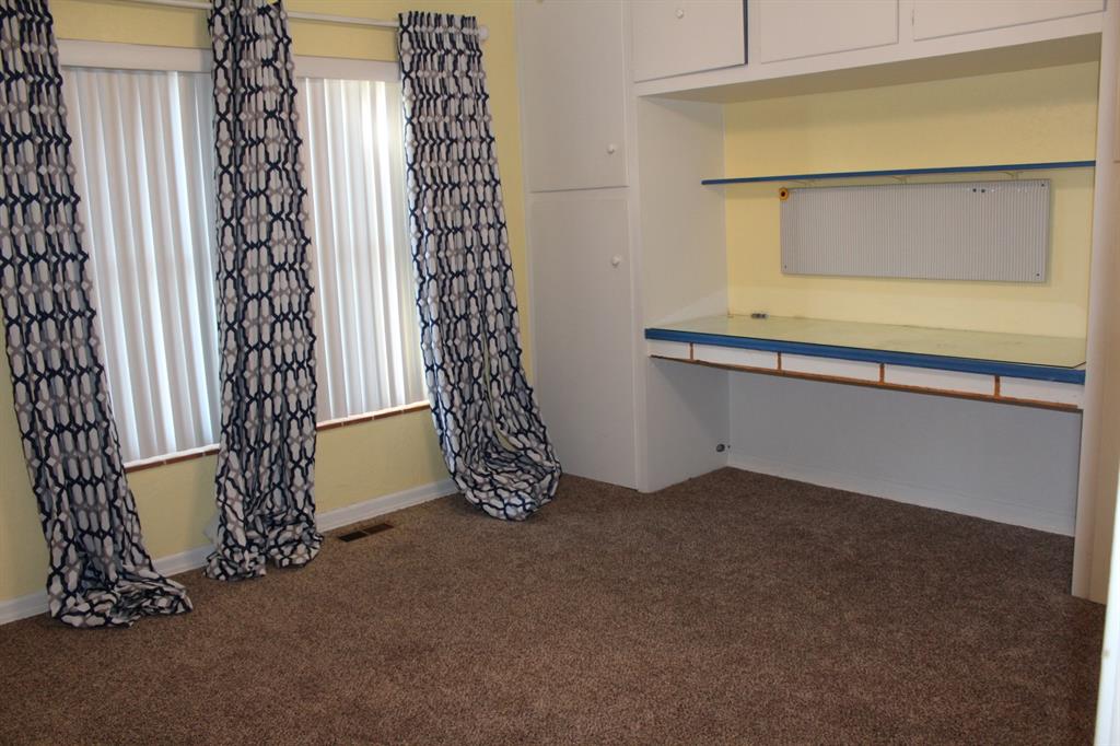 200 E Marshall Drive Property Photo 16